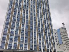 50平起分南城鸿福写字楼450平精装修办公室出租