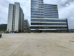 凤岗13元0公摊重工业厂房仓库2000平起出租，一楼高7米