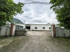 大岭山颜屋村107国道旁新出独门独院单一层1200平厂房出租