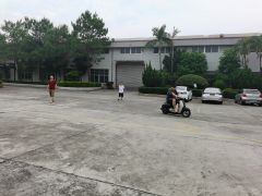 厂房出租单一层1460平 超大空地  带行车