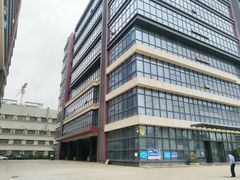 凤岗东升路边一楼物流仓库3500平带8个升降卸货平台容易招工