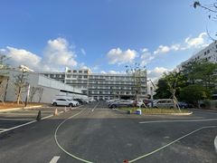 桥头原房东带装修一二楼各2000平厂房仓库出租，办公室水电齐