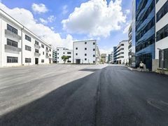 200起分租龙岗坂田地铁口新出楼上1000精装修厂房仓库出租