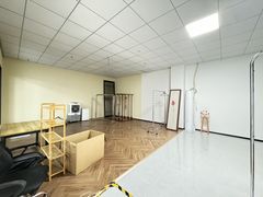 南油特价50附近现成服装直播间仓库展厅320平