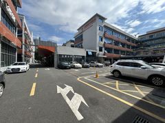 龙岗爱联地铁口产业园新出楼上300平带装修办公室厂房出租