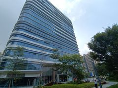 凤凰城地铁口2000平厂房办公室出租100平可分租带现成装修