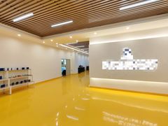 凤岗楼上10元厂房出租，现成豪华装修，领包入住