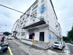 21块就可以租百鸽笼厂房500平全新地坪漆实用率高也可分租