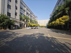 东坑角舍原房东花园式标准厂房分租二楼2100平方，精装修办公